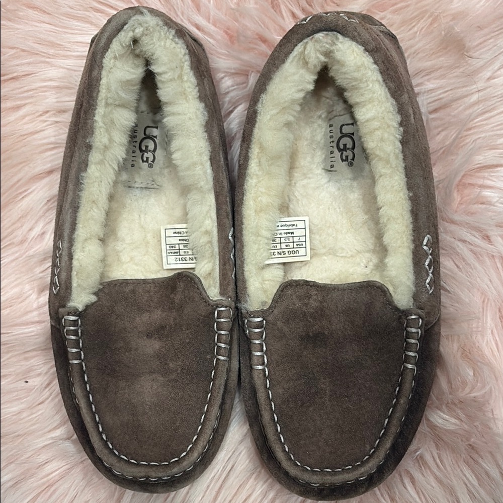 UGG Ansley Brown Slippers